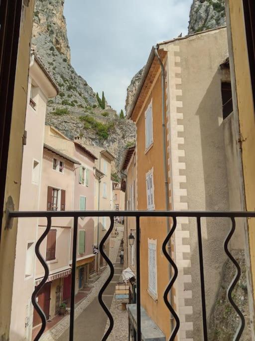 Apartament La Fontaine Moustiers-Sainte-Marie Zewnętrze zdjęcie