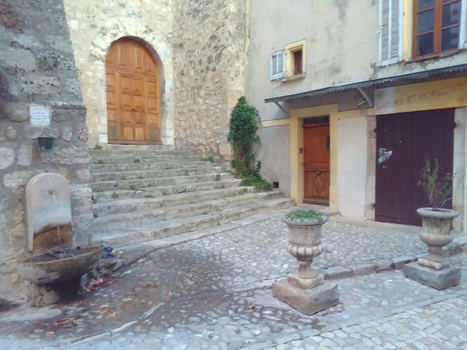 Apartament La Fontaine Moustiers-Sainte-Marie Zewnętrze zdjęcie