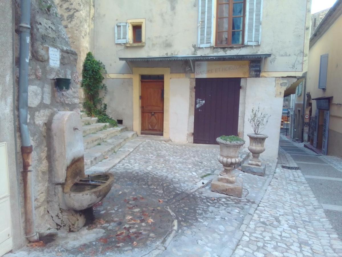 Apartament La Fontaine Moustiers-Sainte-Marie Zewnętrze zdjęcie